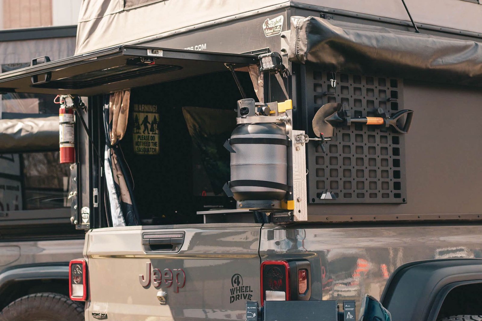 OV-X 8.0 truck topper camper